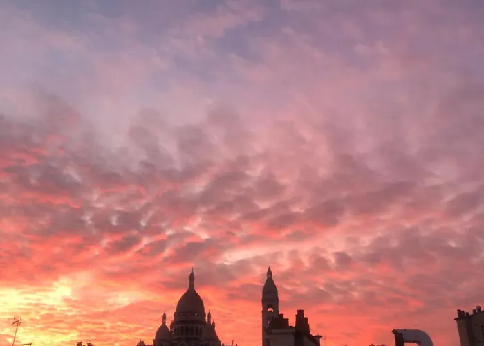 Проживание в семье Montmartre Romantic *